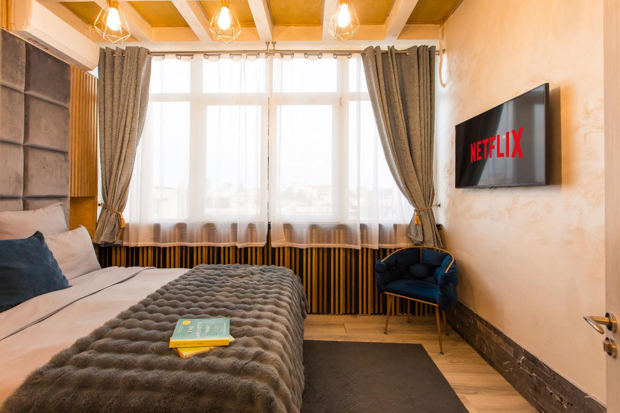 Royalty Apt With City Views On Calea Victoriei Bucharest Exterior photo