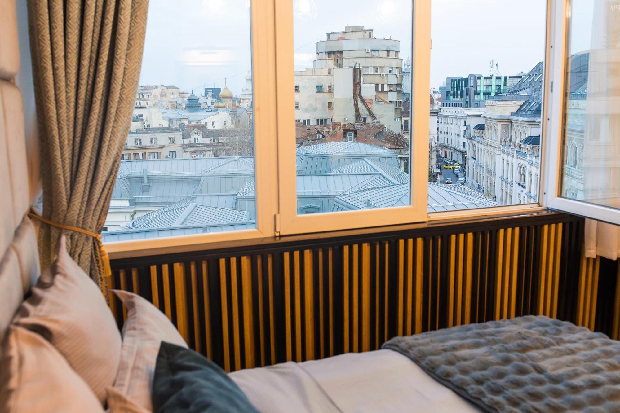 Royalty Apt With City Views On Calea Victoriei Bucharest Exterior photo